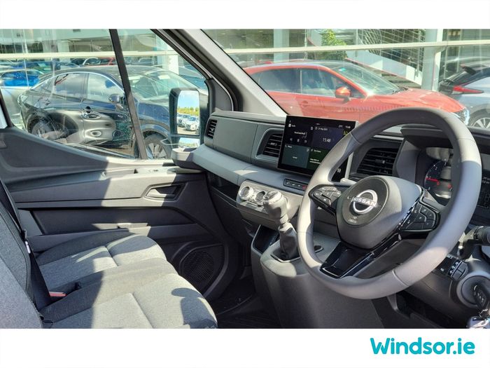 Nissan Interstar 2025