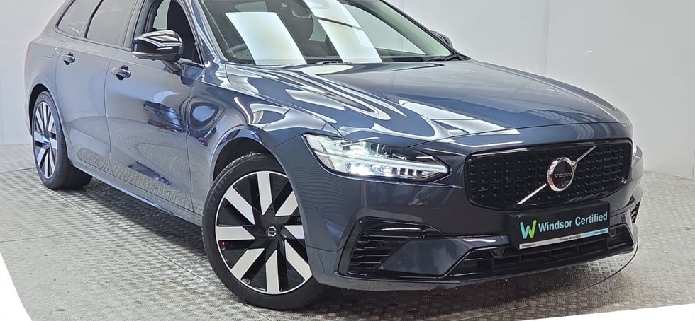 Volvo V90 2025
