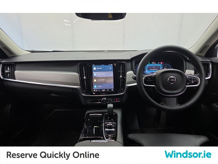 Volvo V90 2025
