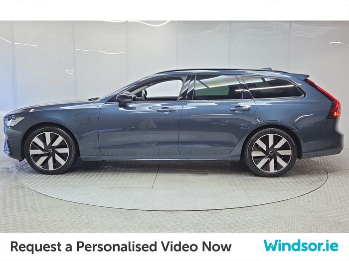 Volvo V90 2025