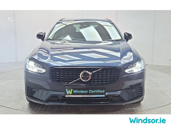 Volvo V90 2025
