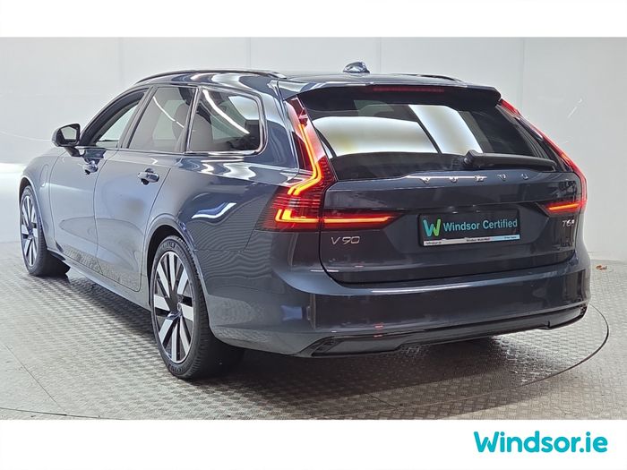 Volvo V90 2025