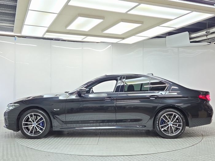 BMW 5 Series 2023