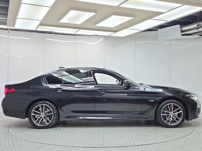 BMW 5 Series 2023