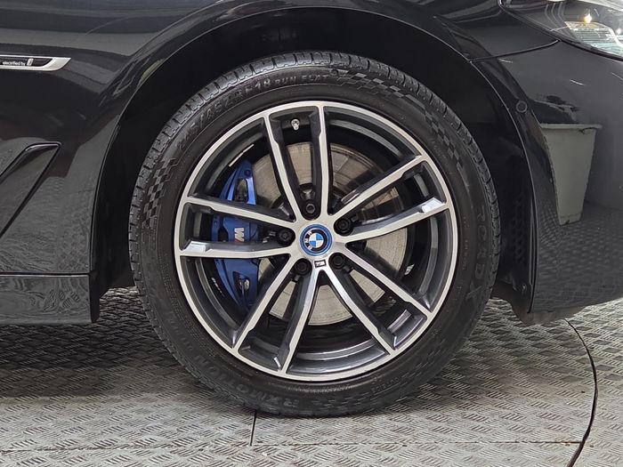 BMW 5 Series 2023