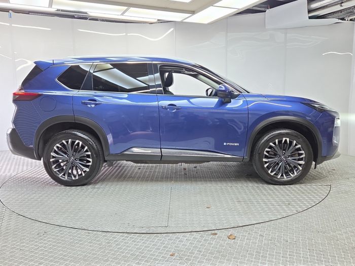 Nissan X-Trail 2025