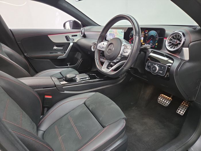 Mercedes-Benz CLA 2023