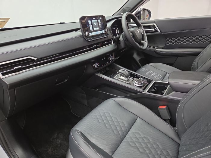 Mitsubishi Outlander 2024