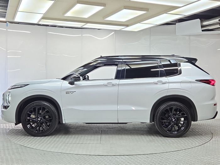 Mitsubishi Outlander 2024