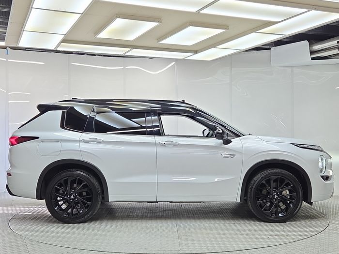 Mitsubishi Outlander 2024