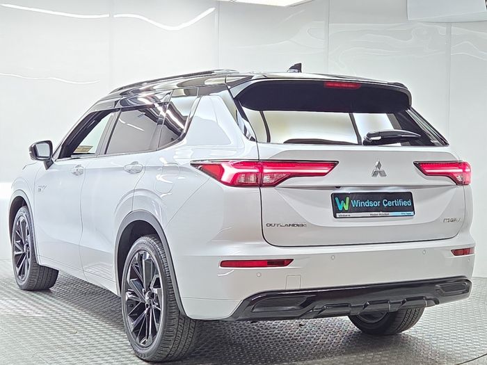 Mitsubishi Outlander 2024
