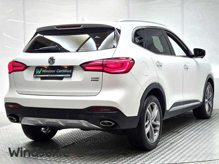 MG HS 2022