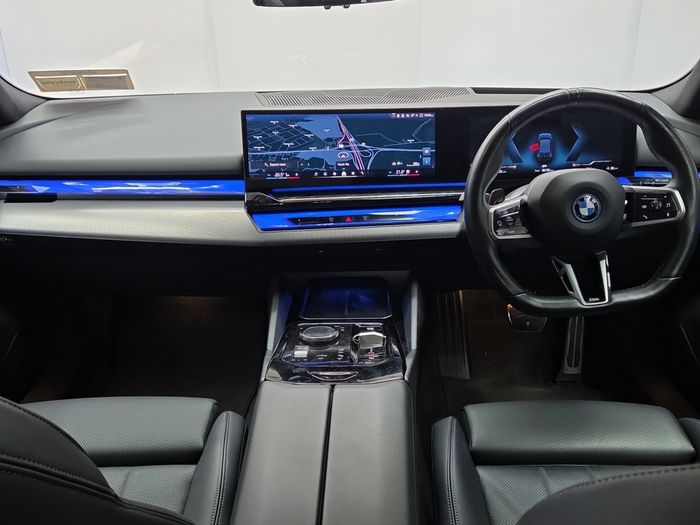 BMW i5 2024