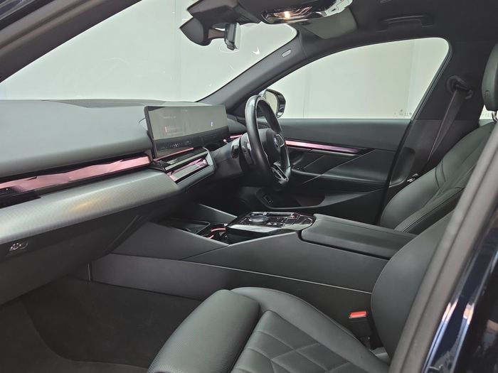 BMW i5 2024