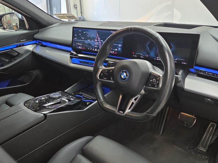 BMW i5 2024