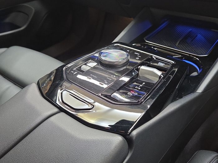 BMW i5 2024