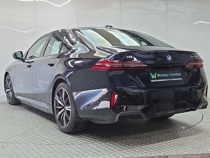 BMW i5 2024