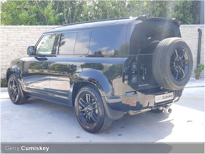 Land Rover Defender 2026