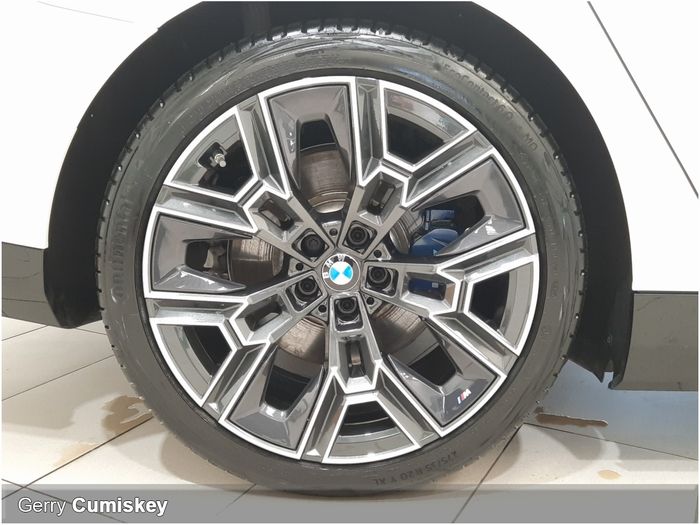 BMW i5 2025