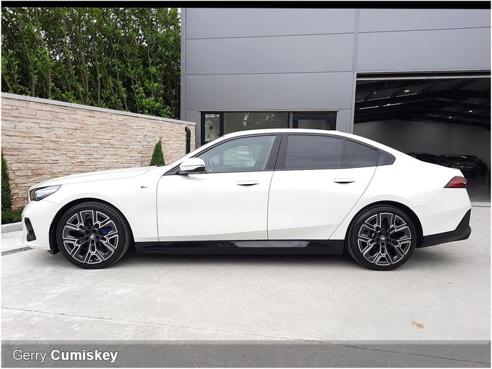 BMW i5 2025