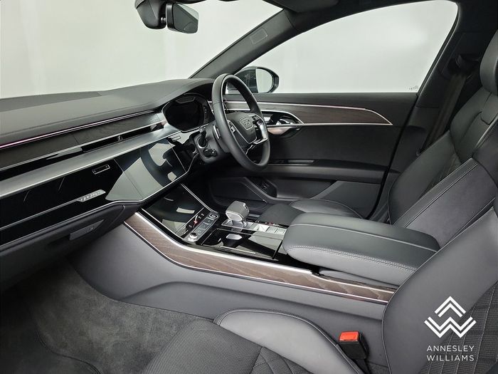 Audi A8 2024