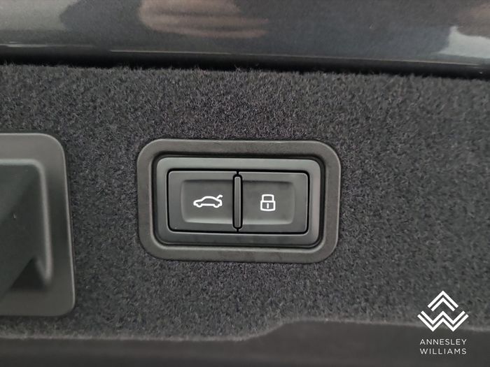 Audi A8 2024