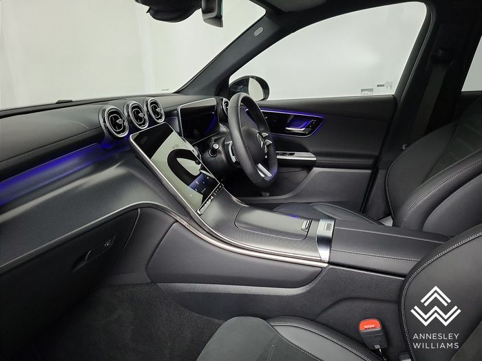 Mercedes-Benz GLC-Class 2025