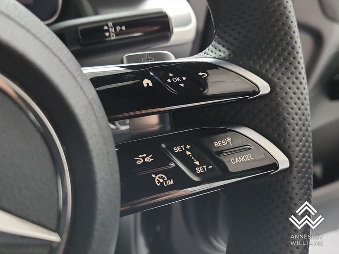 Mercedes-Benz GLC-Class 2025