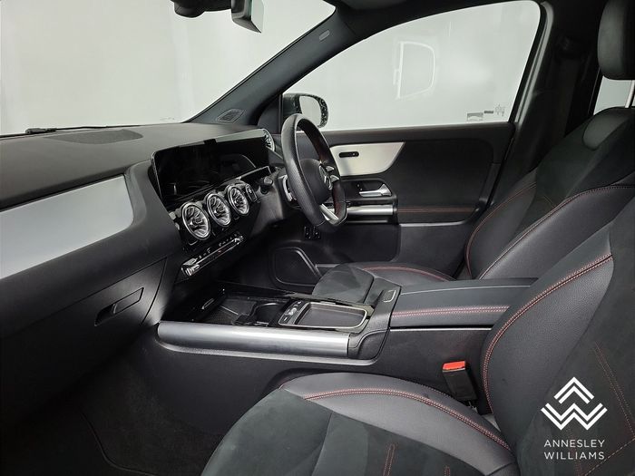 Mercedes-Benz GLA 2025
