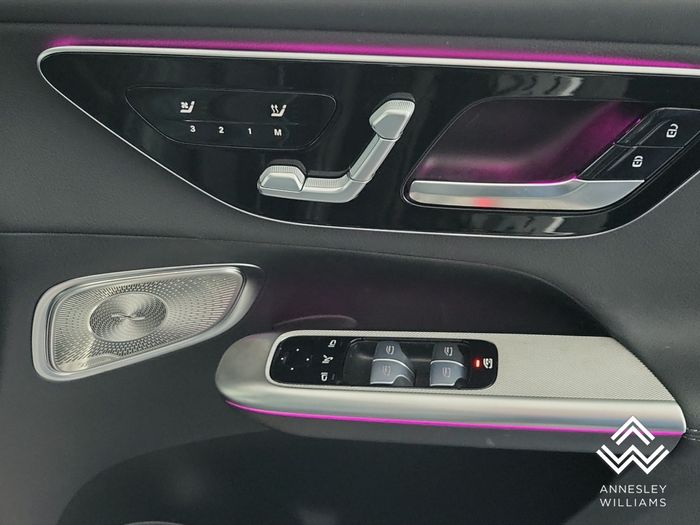 Mercedes-Benz GLC-Class 2025