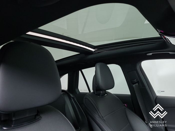 Mercedes-Benz GLC-Class 2025