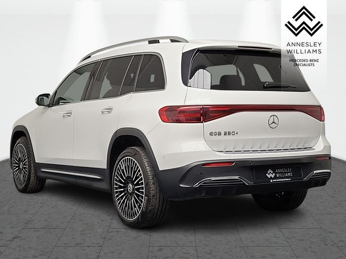 Mercedes-Benz EQB 2025