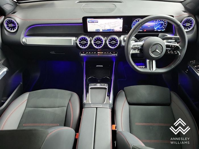 Mercedes-Benz EQB 2025