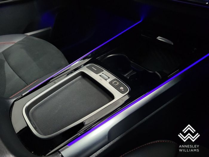 Mercedes-Benz EQB 2025