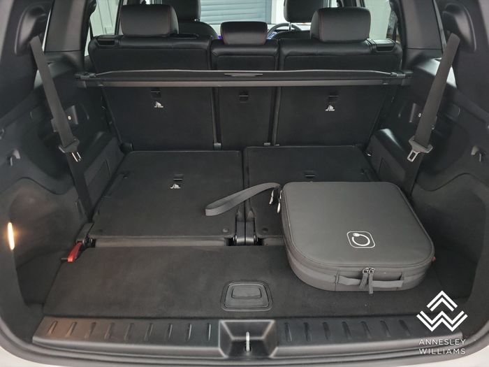 Mercedes-Benz EQB 2025