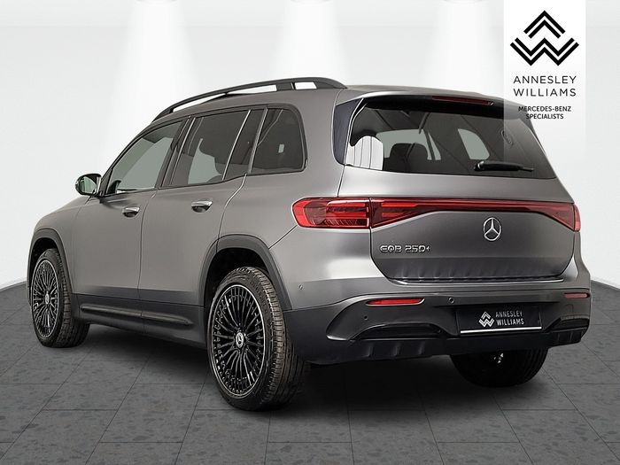 Mercedes-Benz EQB 2025