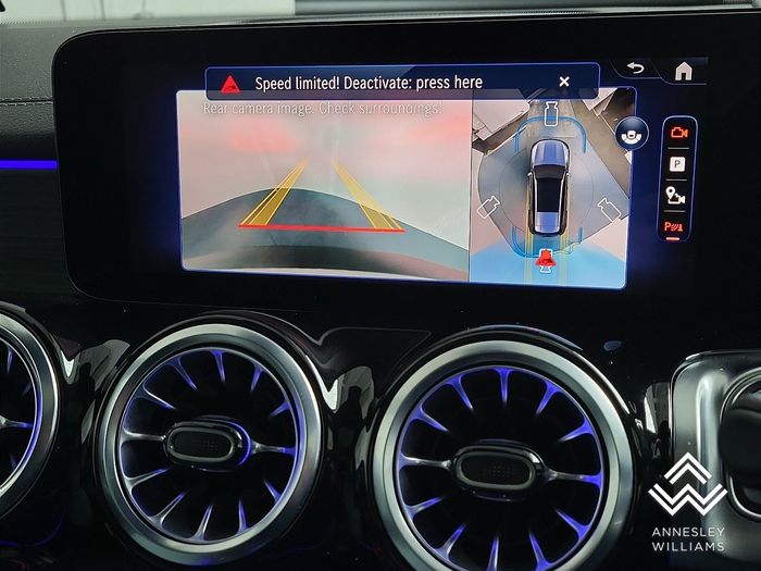 Mercedes-Benz EQB 2025