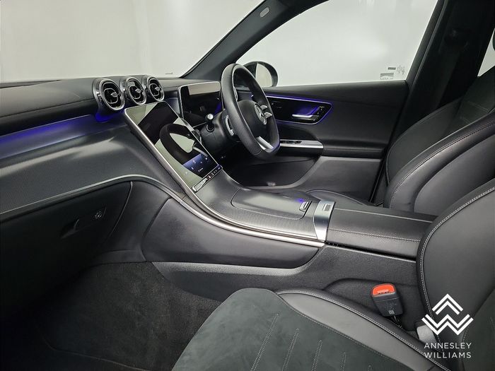 Mercedes-Benz GLC-Class 2025