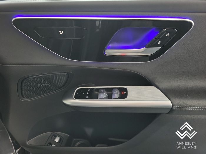 Mercedes-Benz GLC-Class 2025