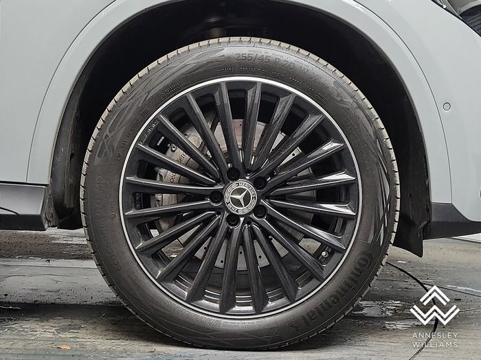 Mercedes-Benz GLC-Class 2025