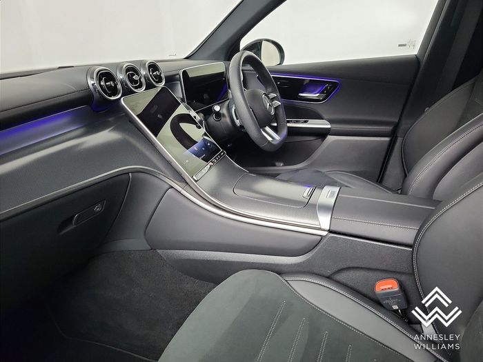 Mercedes-Benz GLC-Class 2025
