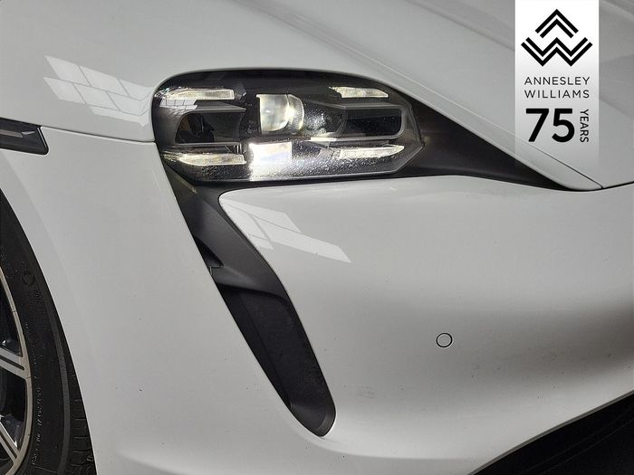 Porsche Taycan 2023