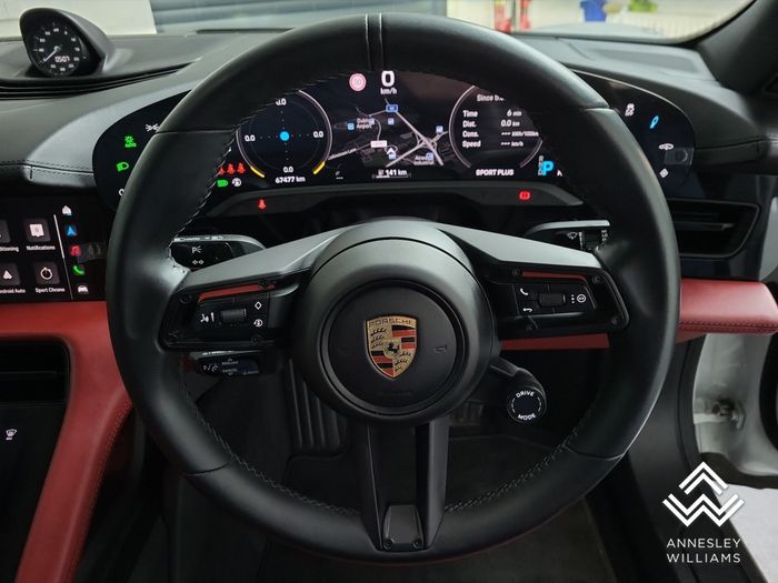 Porsche Taycan 2023