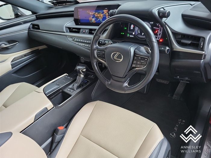 Lexus ES 2021