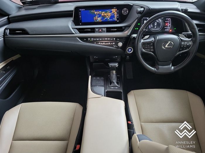 Lexus ES 2021