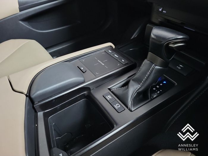 Lexus ES 2021