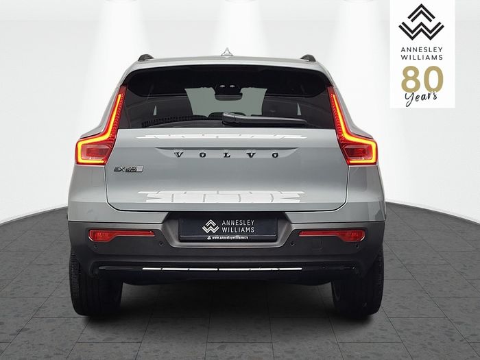 Volvo EX40 2026