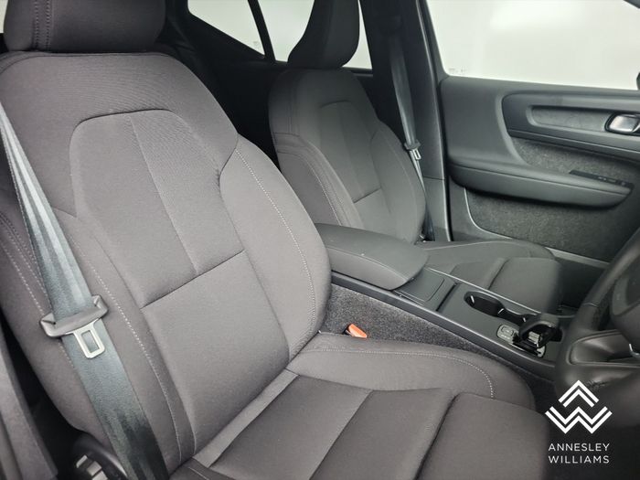 Volvo EX40 2026