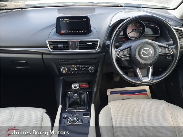Mazda 3 2019