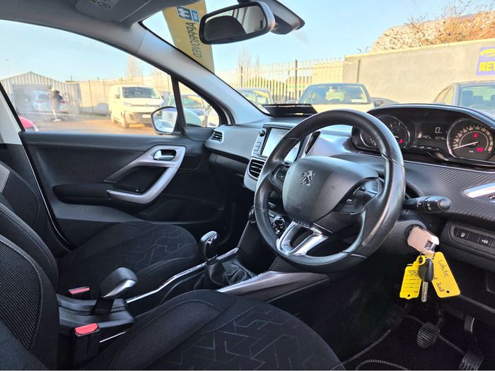 Peugeot 2008 2015